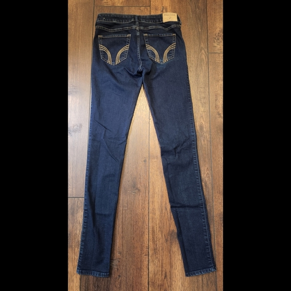Hollister Skinny Jeans - Picture 4 of 11